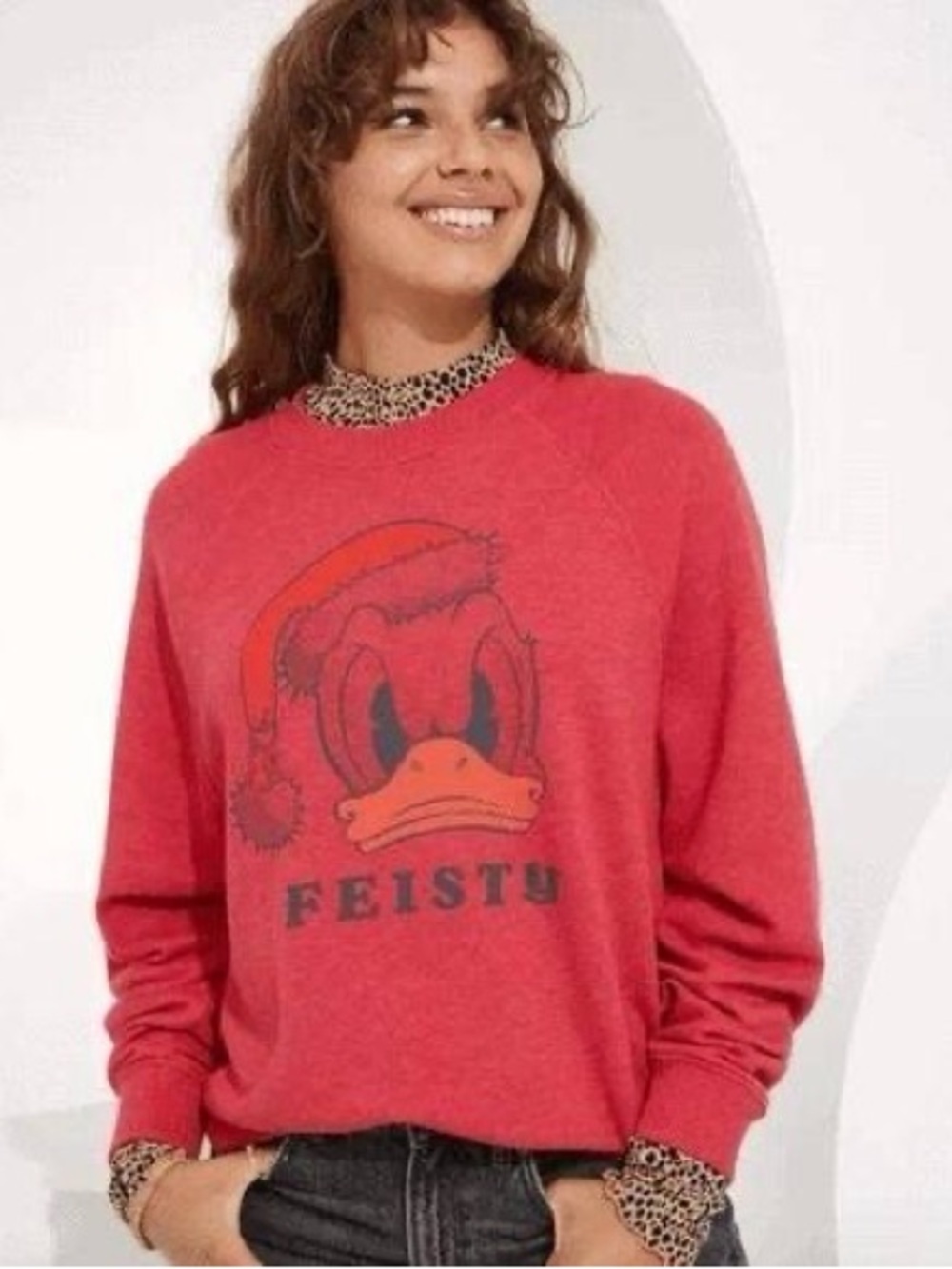 American Eagle Disney x AEO Red Crewneck Donald Duck Christmas sz Sm